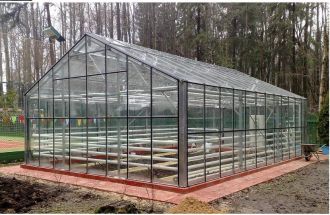 Winter greenhouse gardening